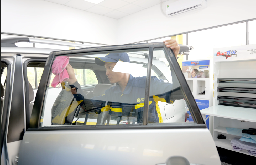 Vệ sinh nội thất ô tô - Công Ty TNHH Dịch Vụ Ô Tô Carpla – Chi Nhánh Hồ Chí Minh